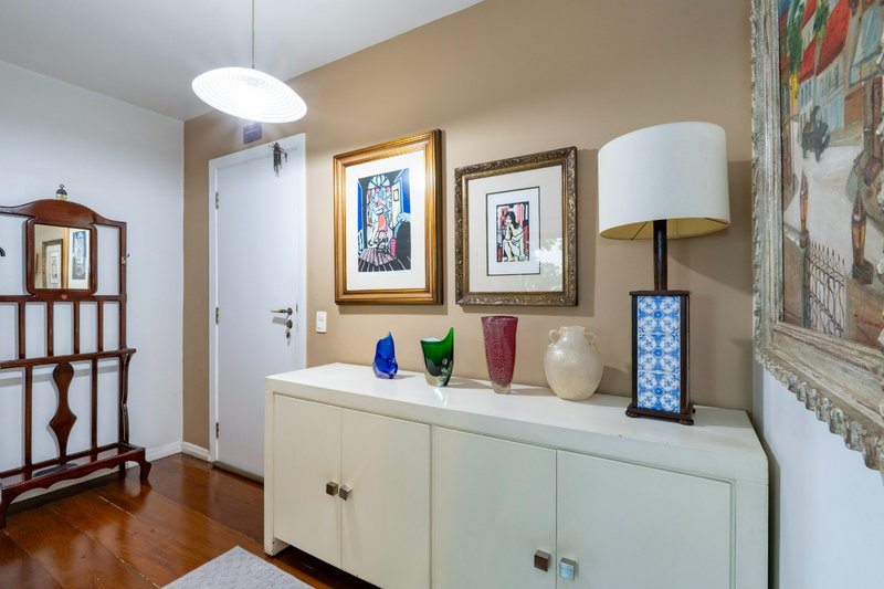 Apartamento 180m² na Vila Andrade 4 dorm 2 suítes 3 vagas Rua Charles Spencer Chaplin São Paulo - 