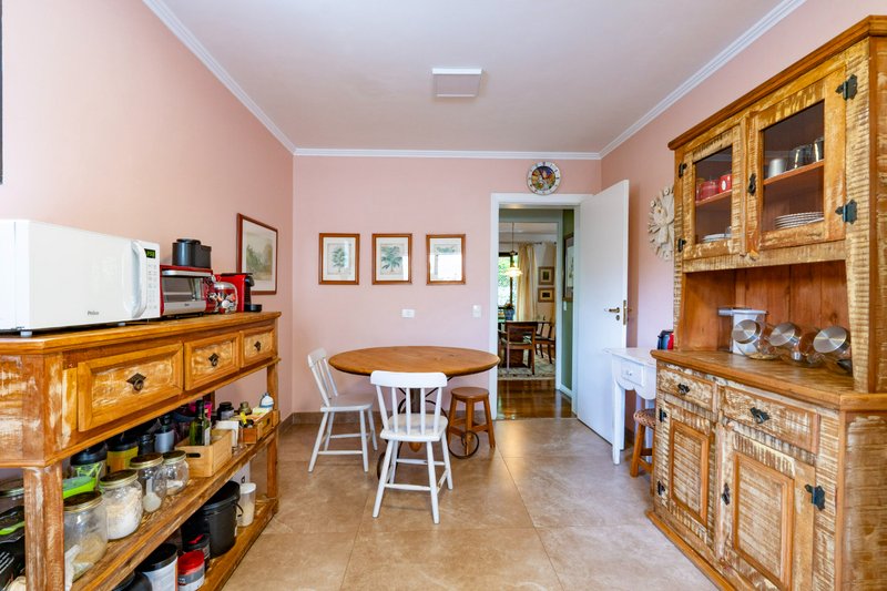 Apartamento 180m² na Vila Andrade 4 dorm 2 suítes 3 vagas Rua Charles Spencer Chaplin São Paulo - 