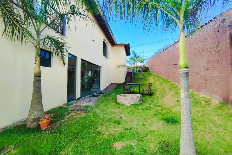 Casa Á venda, 3 Dorm. 2 suítes, 280m - R$ 796.900 - Bairro do Cercado - Araçoiaba da Serra Arquilau Machado de Moraes Araçoiaba da Serra - 