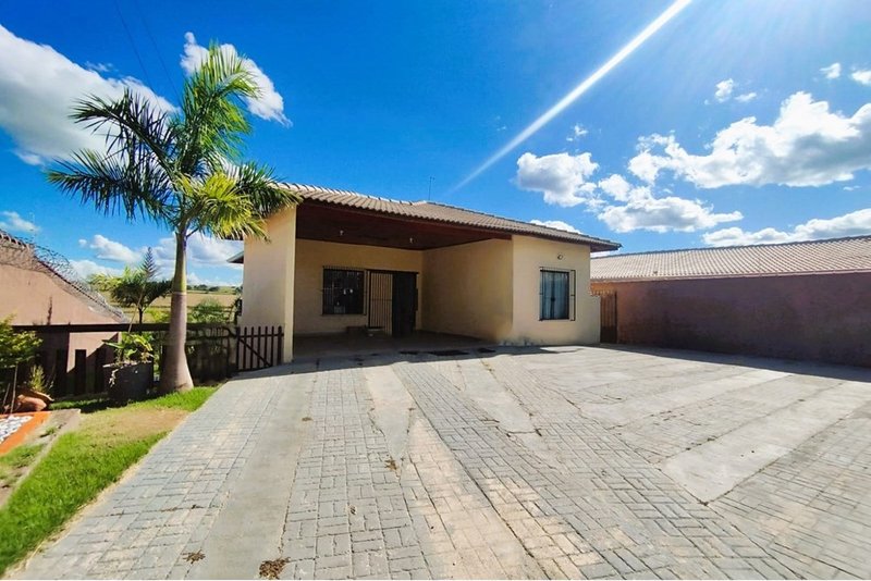 Casa Á venda, 3 Dorm. 2 suítes, 280m - R$ 796.900 - Bairro do Cercado - Araçoiaba da Serra Arquilau Machado de Moraes Araçoiaba da Serra - 
