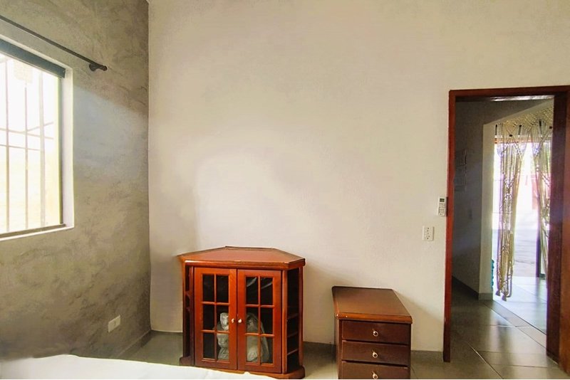 Casa Á venda, 3 Dorm. 2 suítes, 280m - R$ 796.900 - Bairro do Cercado - Araçoiaba da Serra Arquilau Machado de Moraes Araçoiaba da Serra - 