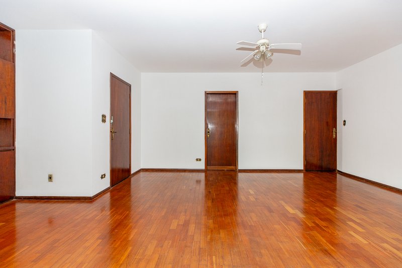 Apartamento 128m² em Moema 3 dorm 1 vaga Alameda dos Arapanés São Paulo - 
