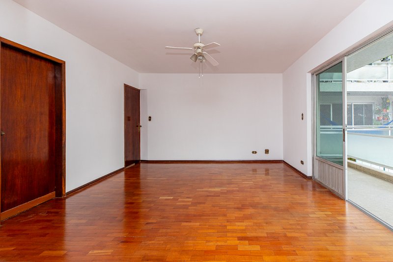 Apartamento 128m² em Moema 3 dorm 1 vaga Alameda dos Arapanés São Paulo - 