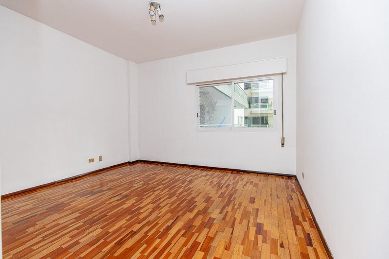 Apartamento 128m² em Moema 3 dorm 1 vaga Alameda dos Arapanés São Paulo - 