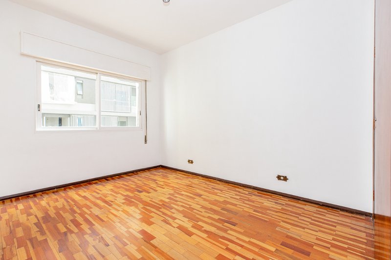 Apartamento 128m² em Moema 3 dorm 1 vaga Alameda dos Arapanés São Paulo - 
