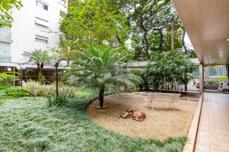Apartamento 128m² em Moema 3 dorm 1 vaga Alameda dos Arapanés São Paulo - 
