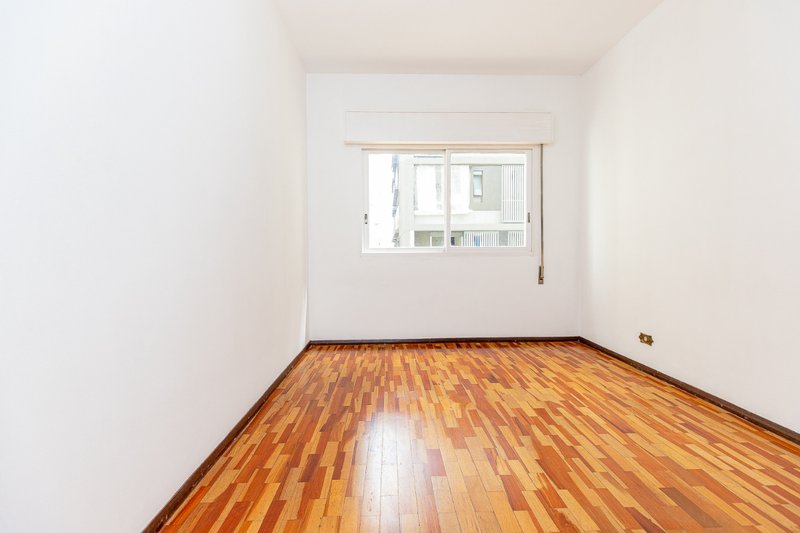 Apartamento 128m² em Moema 3 dorm 1 vaga Alameda dos Arapanés São Paulo - 