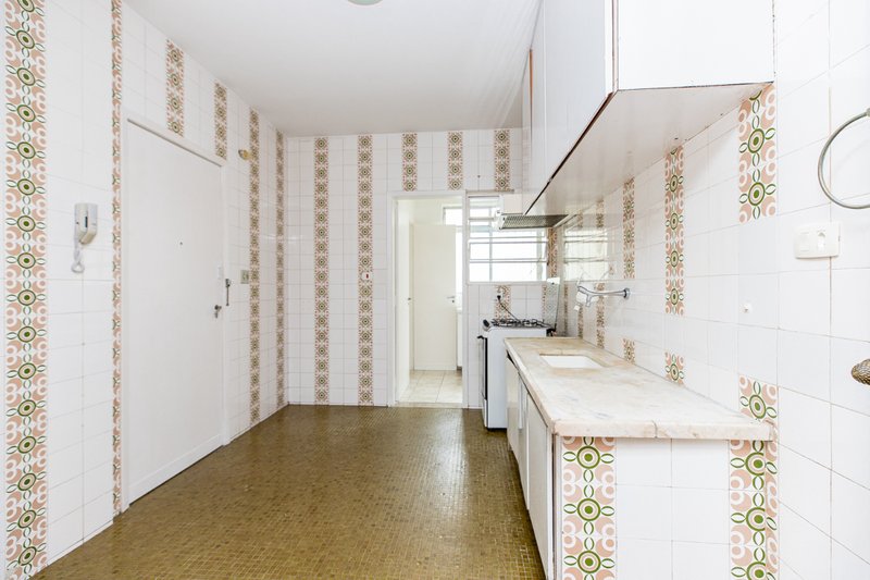 Apartamento 128m² em Moema 3 dorm 1 vaga Alameda dos Arapanés São Paulo - 