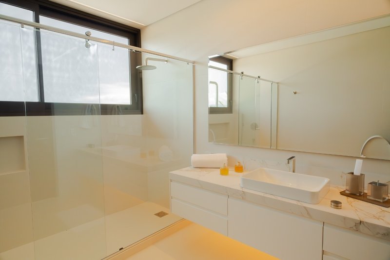 VENDE-SE LUXO E BOM GOSTO - SOMENTE PARA QUEM É ÚNICO E EXCLUSIVO - ME LIGA!! Rua das Aroeiras Angra dos Reis - 