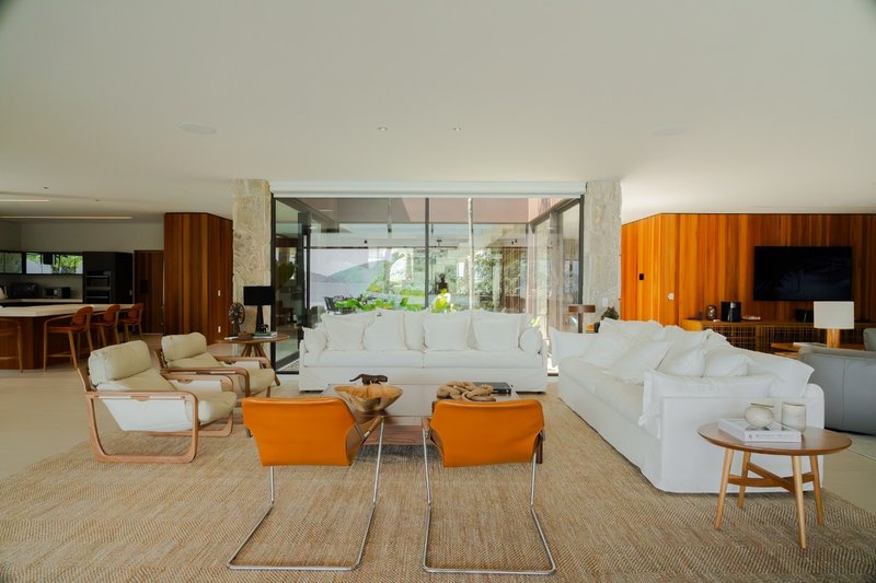 VENDE-SE LUXO E BOM GOSTO - SOMENTE PARA QUEM É ÚNICO E EXCLUSIVO - ME LIGA!! Rua das Aroeiras Angra dos Reis - 