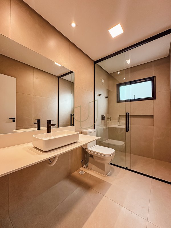 Casa Térrea com 3 Dormitórios no Reserva Aruanã Avenida Robson Custódio Machado São José dos Campos - 