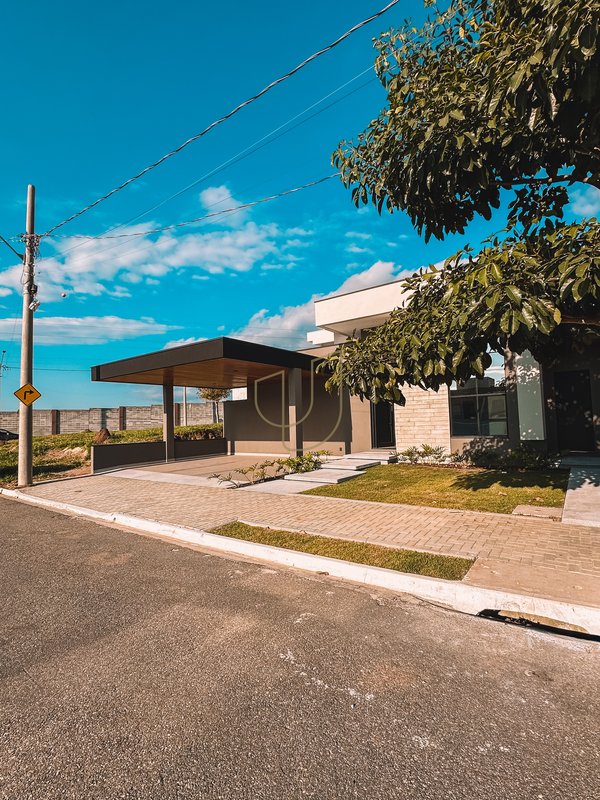 Casa Térrea com 3 Dormitórios no Reserva Aruanã Avenida Robson Custódio Machado São José dos Campos - 