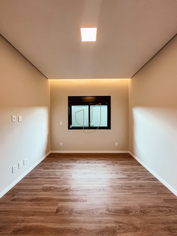 Casa Térrea com 3 Dormitórios no Reserva Aruanã Avenida Robson Custódio Machado São José dos Campos - 