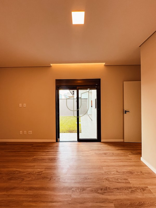 Casa Térrea com 3 Dormitórios no Reserva Aruanã Avenida Robson Custódio Machado São José dos Campos - 