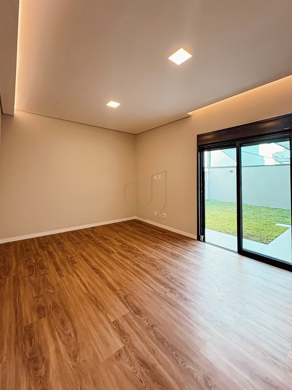 Casa Térrea com 3 Dormitórios no Reserva Aruanã Avenida Robson Custódio Machado São José dos Campos - 
