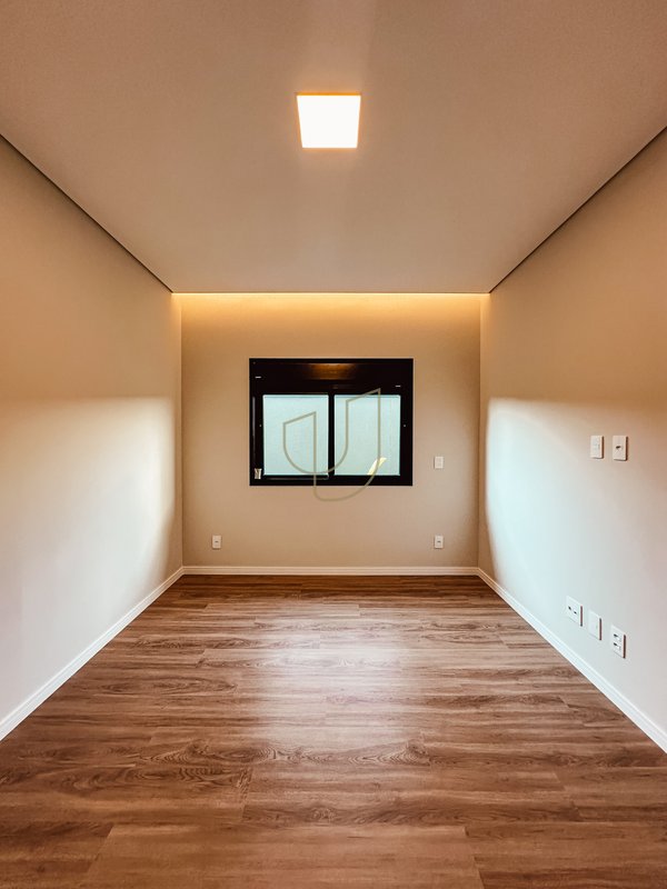 Casa Térrea com 3 Dormitórios no Reserva Aruanã Avenida Robson Custódio Machado São José dos Campos - 