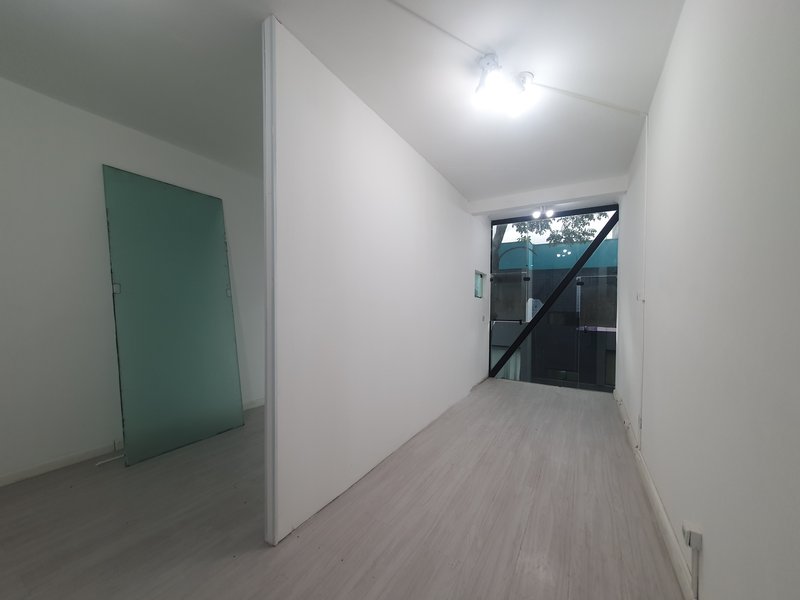 Loja Comercial Triplex no Centro Comercial de Alphaville 96m² Calçada das Anêmonas Barueri - 
