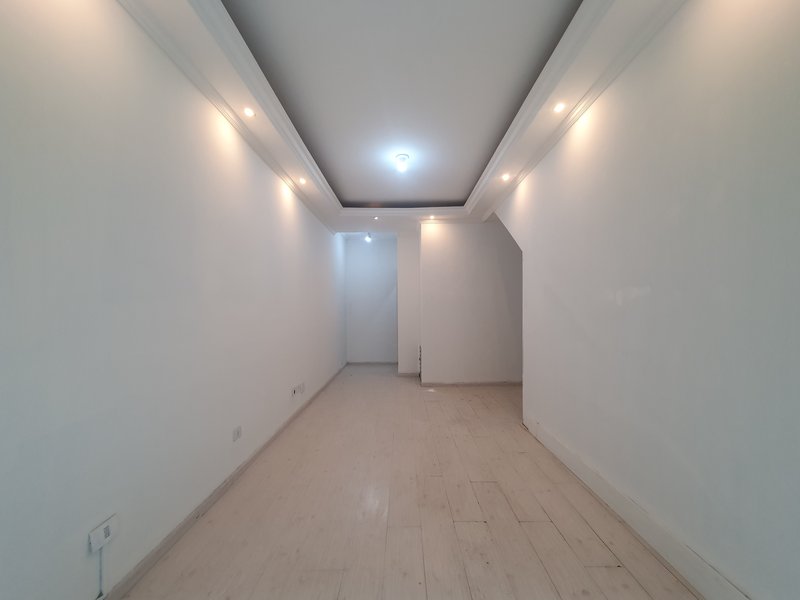 Loja Comercial Triplex no Centro Comercial de Alphaville 96m² Calçada das Anêmonas Barueri - 