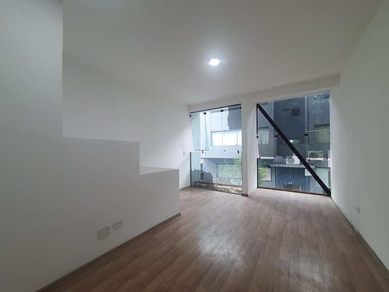 Loja Comercial Triplex no Centro Comercial de Alphaville 96m² Calçada das Anêmonas Barueri - 
