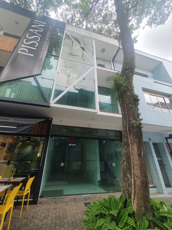 Loja Comercial Triplex no Centro Comercial de Alphaville 96m² Calçada das Anêmonas Barueri - 