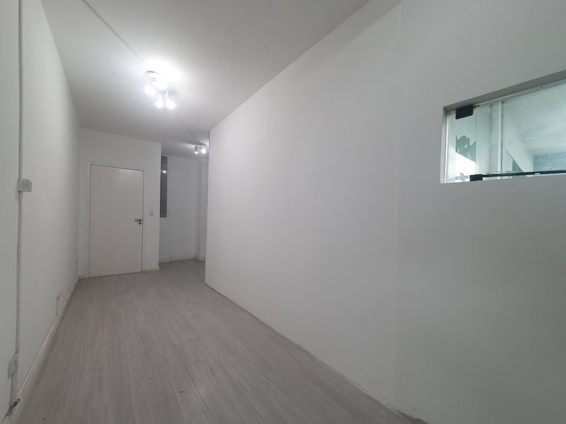 Loja Comercial Triplex no Centro Comercial de Alphaville 96m² Calçada das Anêmonas Barueri - 