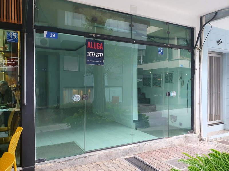 Loja Comercial Triplex no Centro Comercial de Alphaville 96m² Calçada das Anêmonas Barueri - 