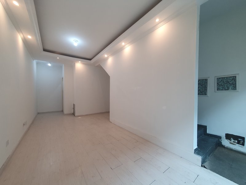 Loja Comercial Triplex no Centro Comercial de Alphaville 96m² Calçada das Anêmonas Barueri - 