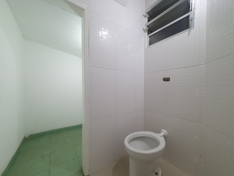 Loja Comercial Triplex no Centro Comercial de Alphaville 96m² Calçada das Anêmonas Barueri - 