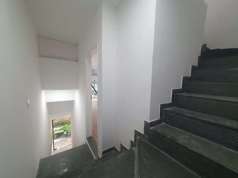 Loja Comercial Triplex no Centro Comercial de Alphaville 96m² Calçada das Anêmonas Barueri - 