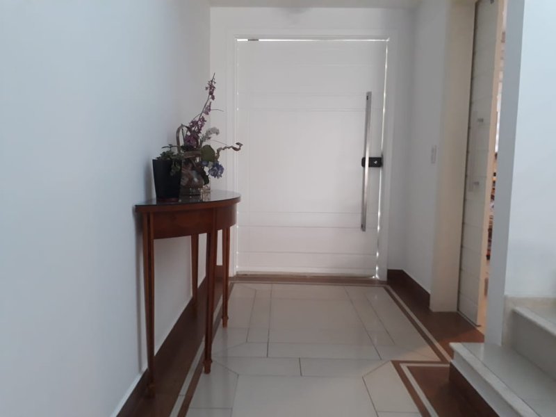 Casa mobiliada em condomínio de luxo Avenida Yojiro Takaoka Santana de Parnaíba - 