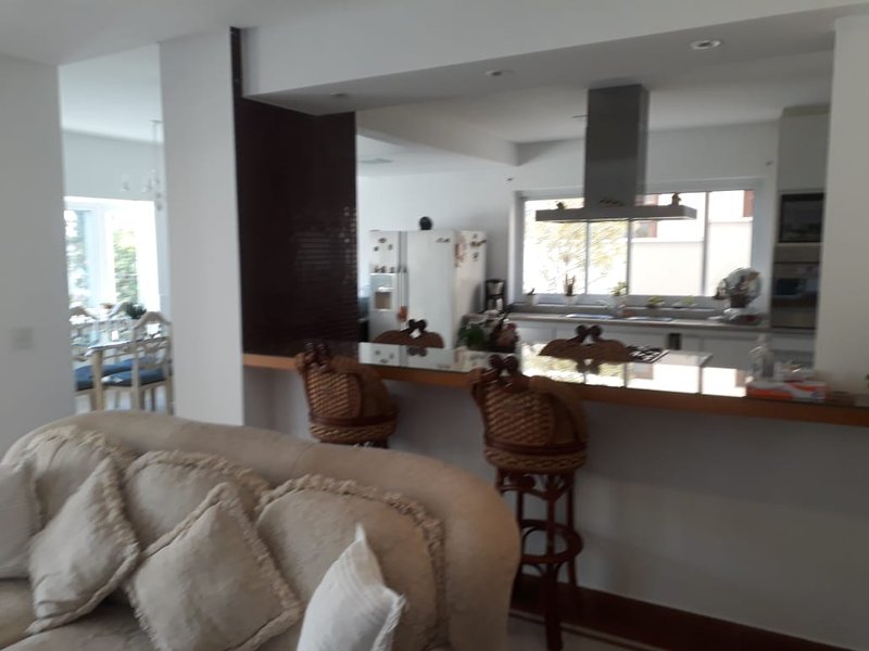 Casa mobiliada em condomínio de luxo Avenida Yojiro Takaoka Santana de Parnaíba - 