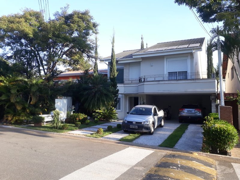 Casa mobiliada em condomínio de luxo Avenida Yojiro Takaoka Santana de Parnaíba - 