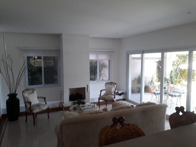 Casa mobiliada em condomínio de luxo Avenida Yojiro Takaoka Santana de Parnaíba - 