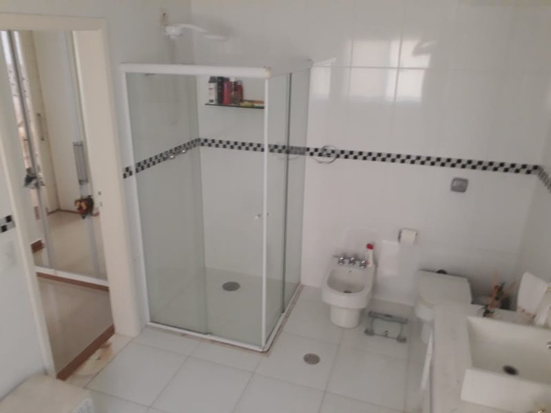 Casa mobiliada em condomínio de luxo Avenida Yojiro Takaoka Santana de Parnaíba - 