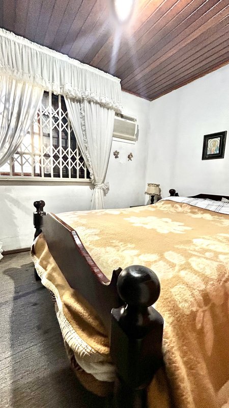 R$ 470.000 - CASA DE ALVENARIA - 150M2 - 3 DORM - SUÍTE - ESCRITÓRIO - 5 VAGAS Rua Padre João Batista Reus Porto Alegre - 