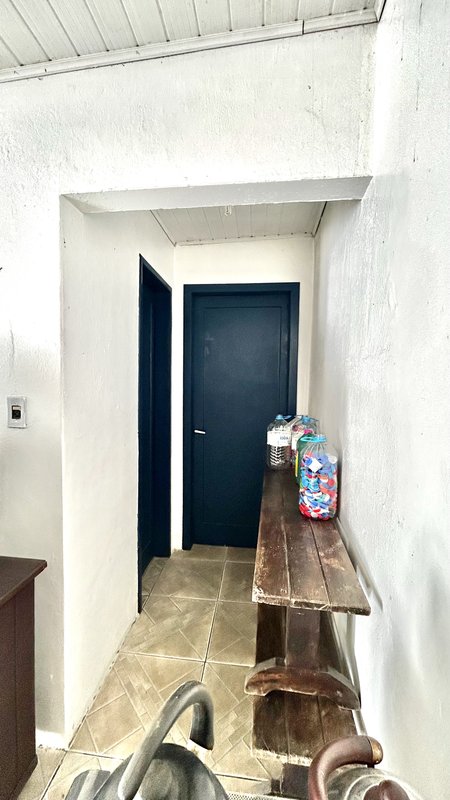 R$ 470.000 - CASA DE ALVENARIA - 150M2 - 3 DORM - SUÍTE - ESCRITÓRIO - 5 VAGAS Rua Padre João Batista Reus Porto Alegre - 