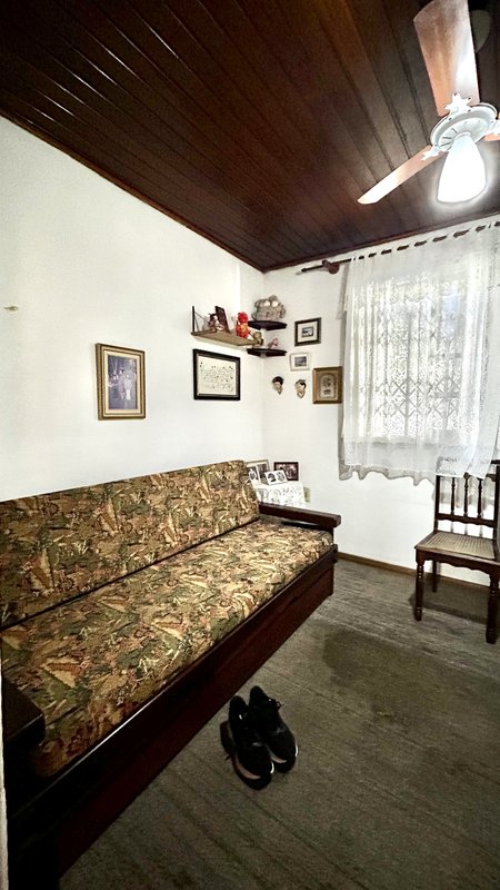 R$ 470.000 - CASA DE ALVENARIA - 150M2 - 3 DORM - SUÍTE - ESCRITÓRIO - 5 VAGAS Rua Padre João Batista Reus Porto Alegre - 