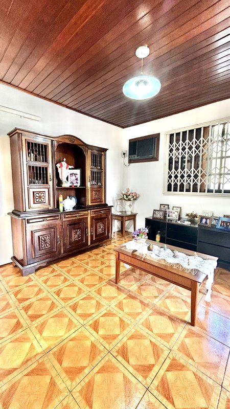 R$ 470.000 - CASA DE ALVENARIA - 150M2 - 3 DORM - SUÍTE - ESCRITÓRIO - 5 VAGAS Rua Padre João Batista Reus Porto Alegre - 