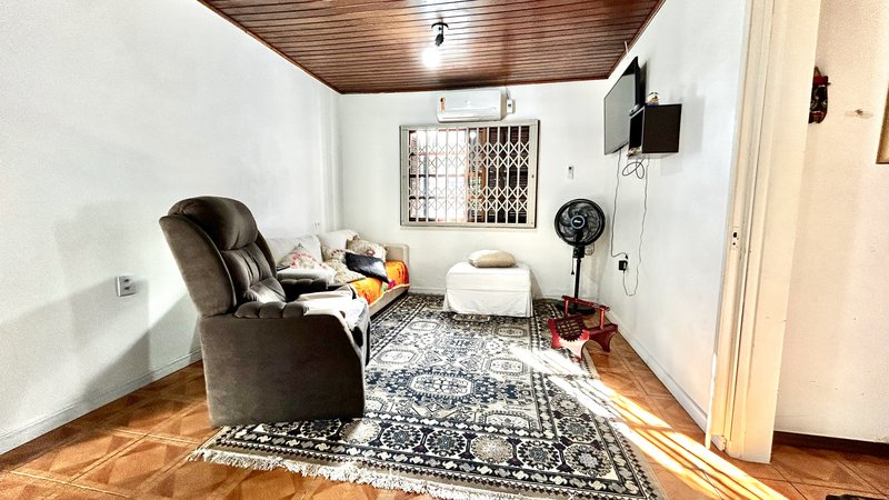 R$ 470.000 - CASA DE ALVENARIA - 150M2 - 3 DORM - SUÍTE - ESCRITÓRIO - 5 VAGAS Rua Padre João Batista Reus Porto Alegre - 