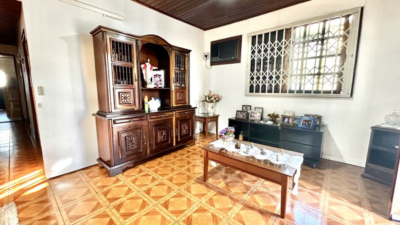 R$ 470.000 - CASA DE ALVENARIA - 150M2 - 3 DORM - SUÍTE - ESCRITÓRIO - 5 VAGAS Rua Padre João Batista Reus Porto Alegre - 