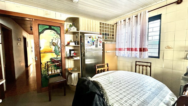 R$ 470.000 - CASA DE ALVENARIA - 150M2 - 3 DORM - SUÍTE - ESCRITÓRIO - 5 VAGAS Rua Padre João Batista Reus Porto Alegre - 