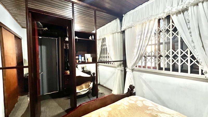 R$ 470.000 - CASA DE ALVENARIA - 150M2 - 3 DORM - SUÍTE - ESCRITÓRIO - 5 VAGAS Rua Padre João Batista Reus Porto Alegre - 