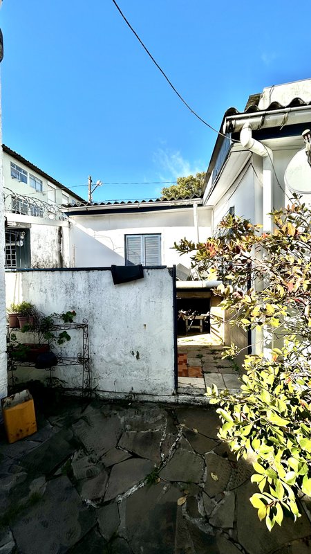 R$ 470.000 - CASA DE ALVENARIA - 150M2 - 3 DORM - SUÍTE - ESCRITÓRIO - 5 VAGAS Rua Padre João Batista Reus Porto Alegre - 