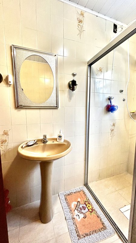 R$ 470.000 - CASA DE ALVENARIA - 150M2 - 3 DORM - SUÍTE - ESCRITÓRIO - 5 VAGAS Rua Padre João Batista Reus Porto Alegre - 