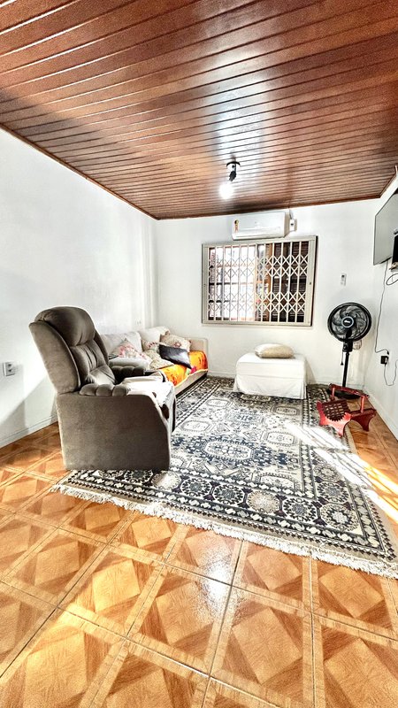 R$ 470.000 - CASA DE ALVENARIA - 150M2 - 3 DORM - SUÍTE - ESCRITÓRIO - 5 VAGAS Rua Padre João Batista Reus Porto Alegre - 
