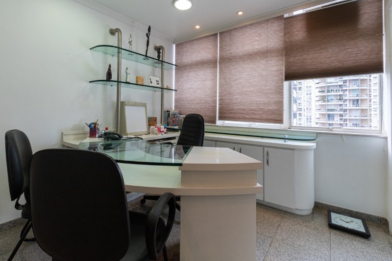 Conjunto Comercial 103m² na Vila Nova Conceição Rua Afonso Braz São Paulo - 