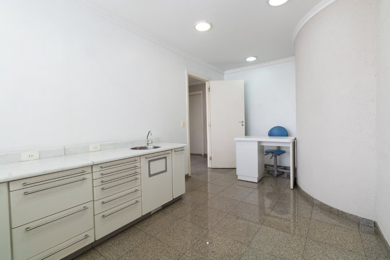 Conjunto Comercial 103m² na Vila Nova Conceição Rua Afonso Braz São Paulo - 