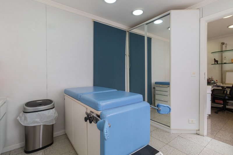 Conjunto Comercial 103m² na Vila Nova Conceição Rua Afonso Braz São Paulo - 