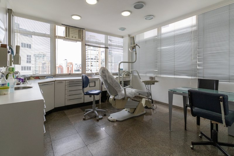 Conjunto Comercial 103m² na Vila Nova Conceição Rua Afonso Braz São Paulo - 