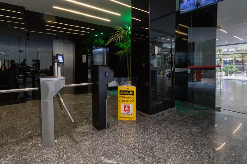 Conjunto Comercial 103m² na Vila Nova Conceição Rua Afonso Braz São Paulo - 